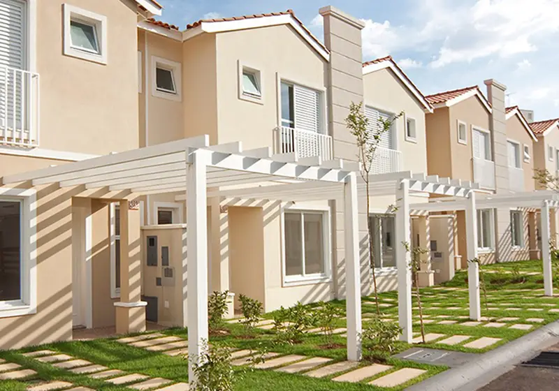 Casas e condomínios